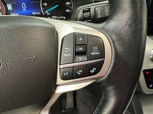 Used 2022 Ford Explorer XLT w/ Equipment Group 202A AWD/4WD image 37