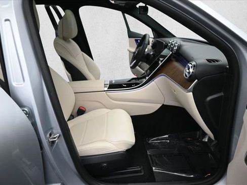 Certified 2025 Mercedes-Benz GLC 300 4MATIC image 27