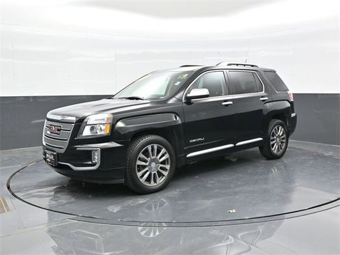 Used 2017 GMC Terrain Denali image 3