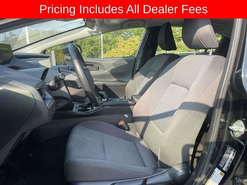Used 2024 Toyota Prius LE FWD image 21