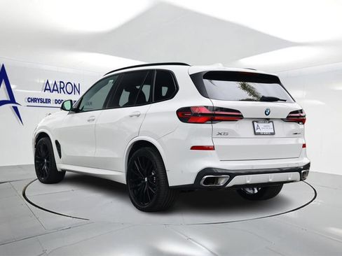 Used 2024 BMW X5 sDrive40i w/ M Sport Package RWD image 2