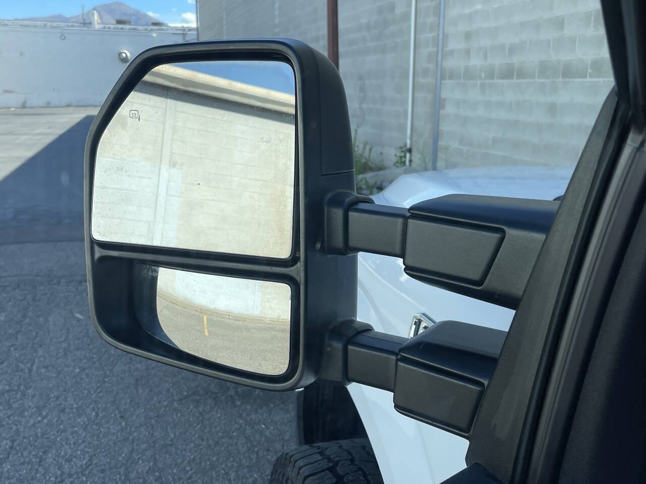 Used 2018 Ford F150 XLT w/ Equipment Group 301A Mid AWD/4WD image 12