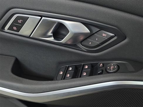 Used 2020 BMW 330i xDrive Sedan w/ Convenience Package image 29