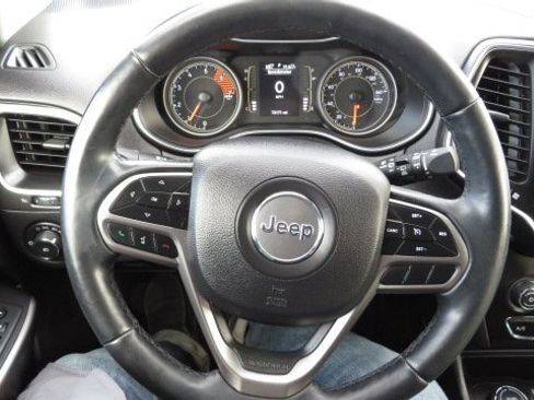 Used 2019 Jeep Cherokee Latitude Plus w/ Comfort/Convenience Group image 22