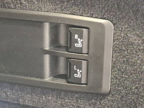 Certified 2025 BMW iX xDrive50 image 32