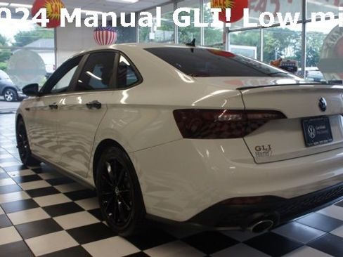 Used 2024 Volkswagen Jetta GLI 40th Anniversary Edition image 5