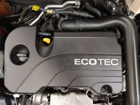 Used 2020 Chevrolet Equinox LS w/ LS Convenience Package image 30