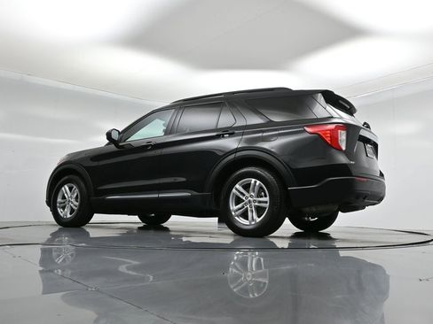 Certified 2022 Ford Explorer XLT image 53