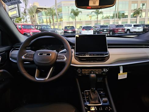 New 2026 Jeep Compass Limited image 25