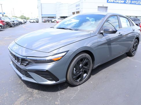 New 2026 Hyundai Elantra SEL Sport Premium FWD image 10