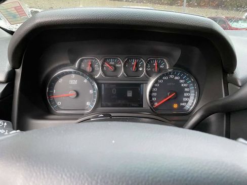 Used 2018 Chevrolet Suburban Premier image 30