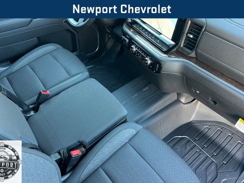 New 2026 GMC Sierra 1500 Elevation w/ LPO, Elevation Black Package image 16