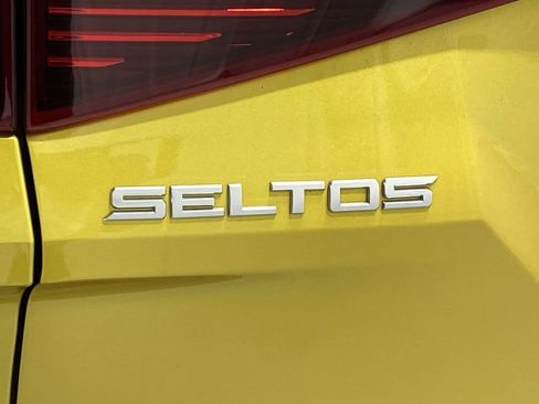 Used 2022 Kia Seltos Nightfall Edition image 29