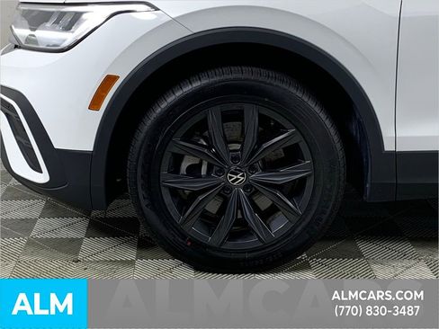 Used 2024 Volkswagen Tiguan SE image 14