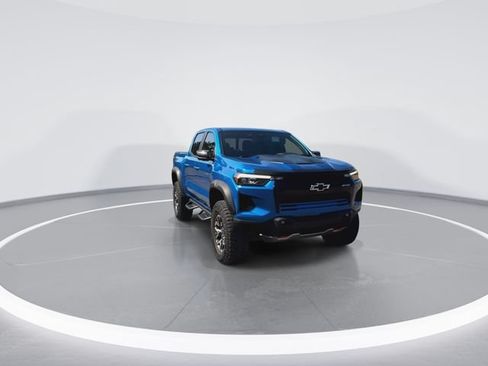 Used 2024 Chevrolet Colorado ZR2 w/ Technology Package AWD/4WD image 6