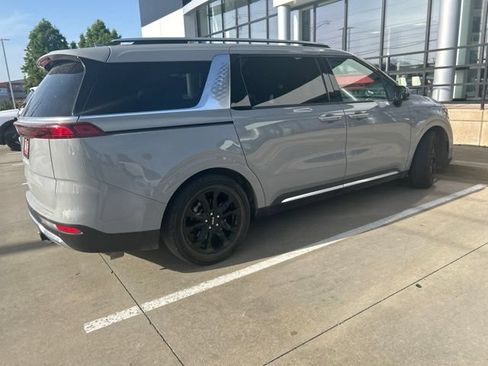 Used 2022 Kia Carnival SX Prestige FWD image 3