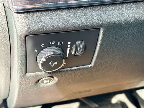 Used 2020 Jeep Grand Cherokee Overland image 11