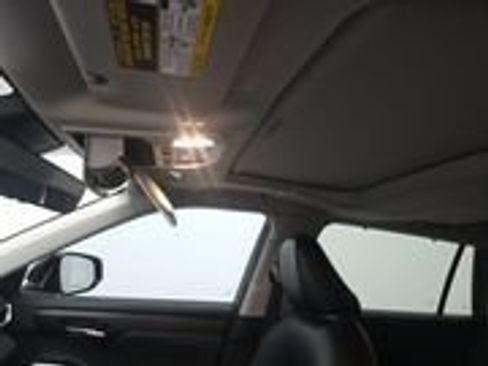 Used 2022 Toyota Highlander XLE image 12