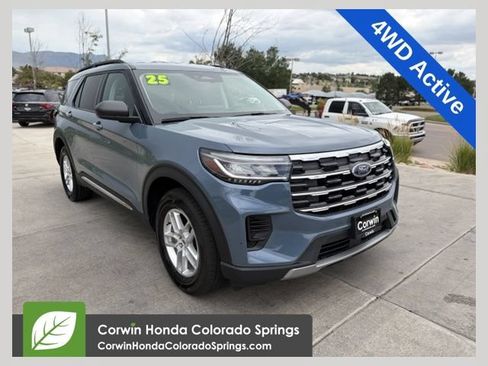 Used 2025 Ford Explorer Active AWD/4WD image 1