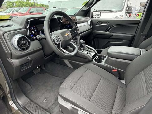 Used 2024 Chevrolet Colorado LT w/ LT Convenience Package AWD/4WD image 18