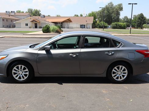 Used 2016 Nissan Altima 2.5 S w/ Power Driver Seat Package FWD image 9