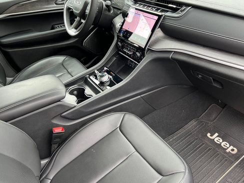 Used 2025 Jeep Grand Cherokee Limited 4xe image 21