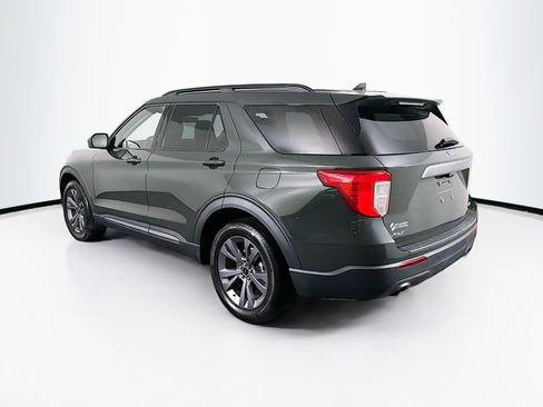 Used 2022 Ford Explorer XLT w/ Equipment Group 202A image 6