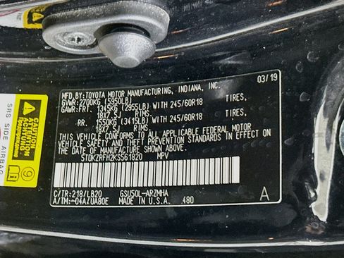 Used 2019 Toyota Highlander XLE FWD image 12
