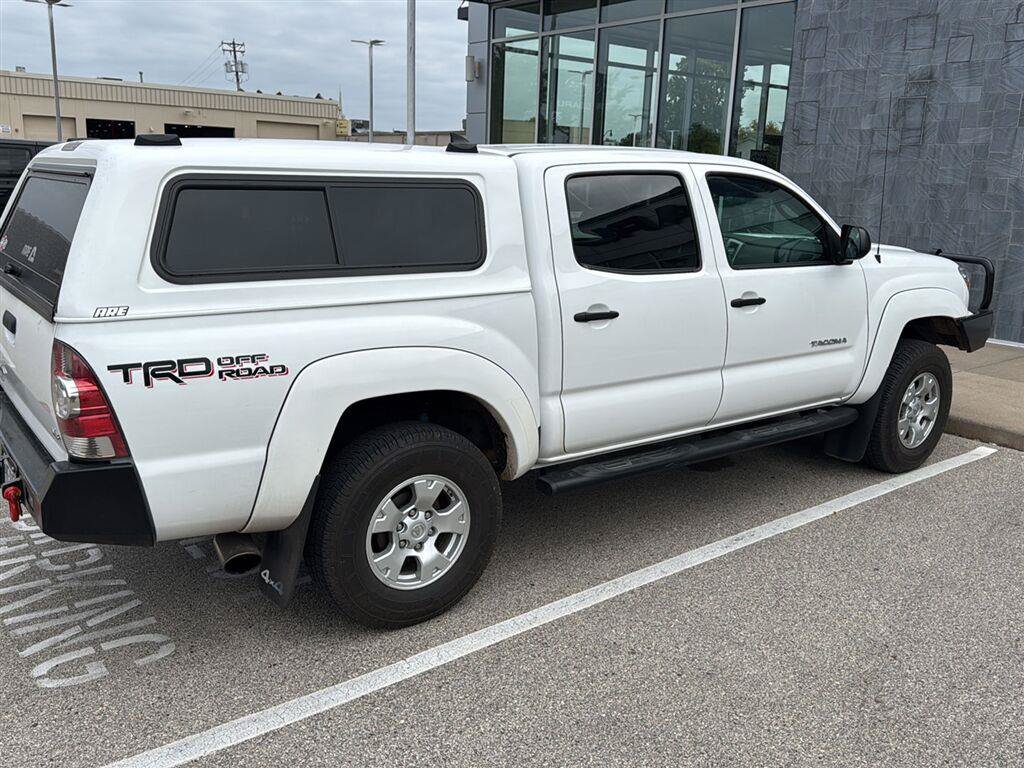 Used 2015 Toyota Tacoma 4x4 Double Cab w/ TRD Off-Road Package image 16