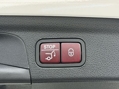 Used 2024 Mercedes-Benz GLE 350 4MATIC image 13