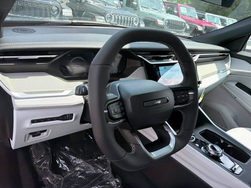 New 2026 Jeep Cherokee Laredo AWD/4WD image 9