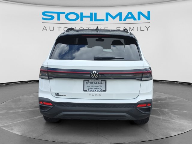 Certified 2026 Volkswagen Taos SE FWD image 6