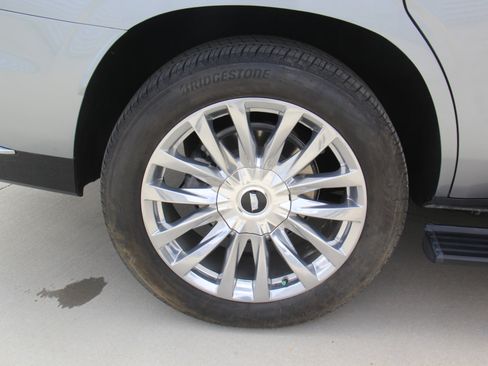 Used 2024 Cadillac Escalade Premium Luxury w/ Performance Package image 38