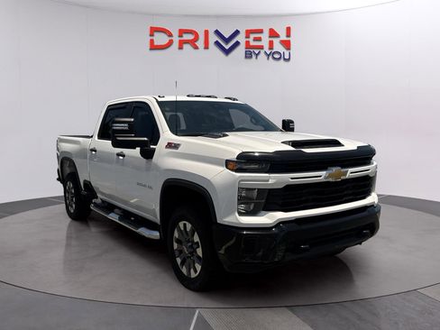 Used 2024 Chevrolet Silverado 2500 Custom w/ Custom Value Package AWD/4WD image 8