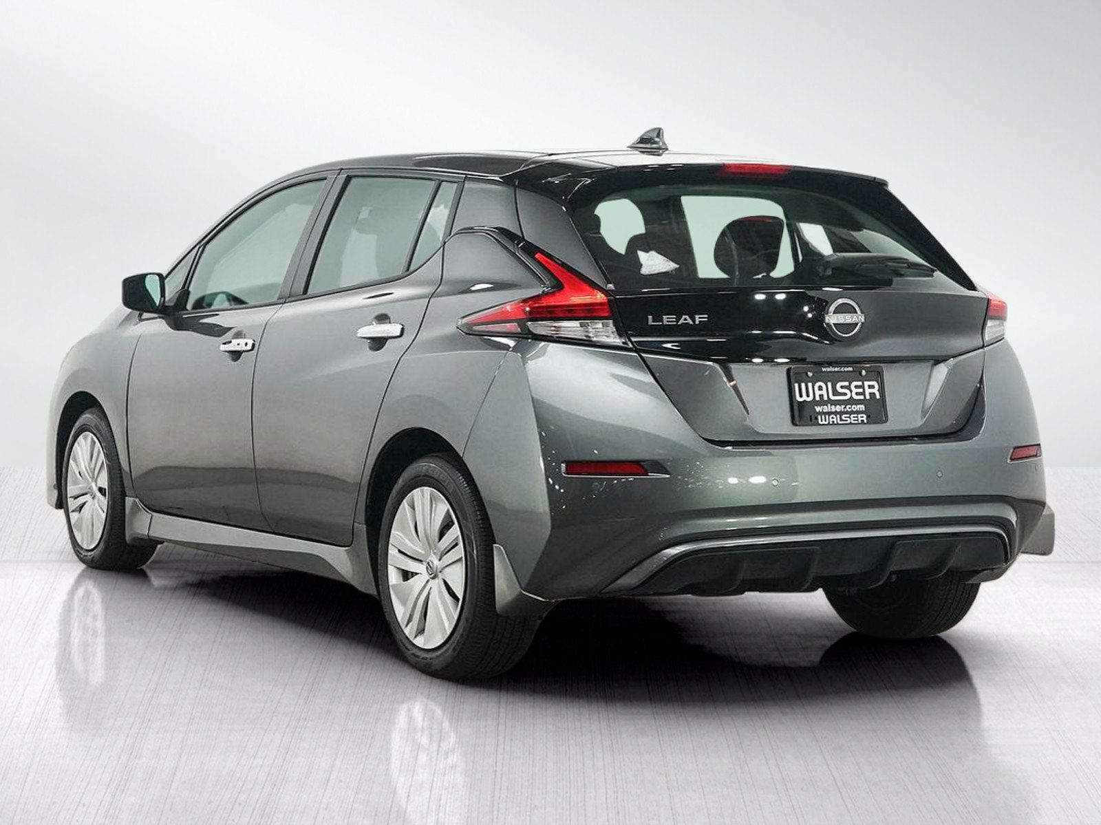 Used 2025 Nissan Leaf S FWD image 3