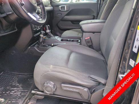 Certified 2019 Jeep Wrangler Unlimited Sahara AWD/4WD image 34