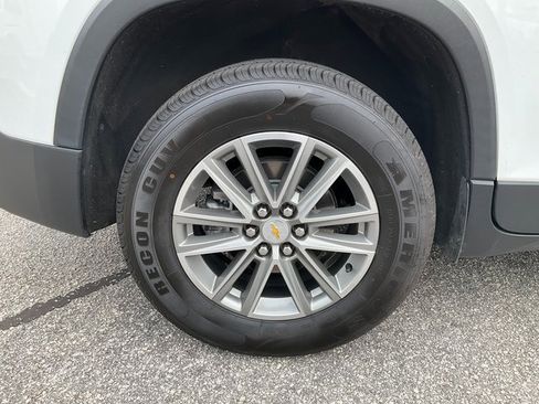 Used 2023 Chevrolet Traverse LT image 26