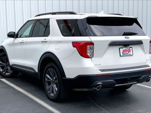 Used 2022 Ford Explorer XLT w/ Equipment Group 202A AWD/4WD image 10