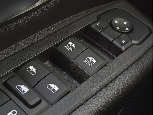 Used 2025 RAM 1500 Warlock AWD/4WD image 16