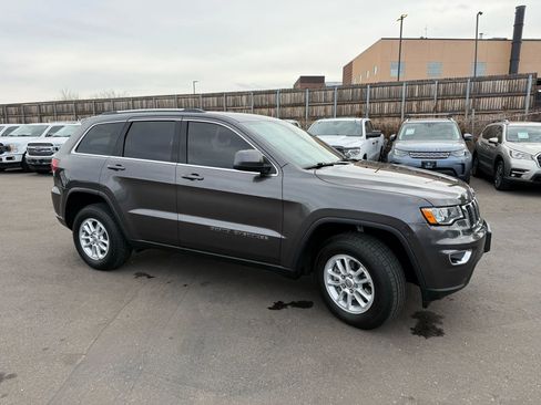 Used 2020 Jeep Grand Cherokee Laredo image 8