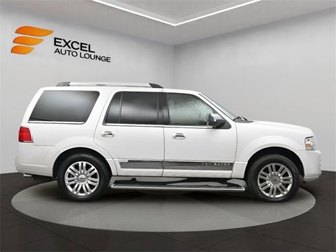 Used 2014 Lincoln Navigator 4WD image 6