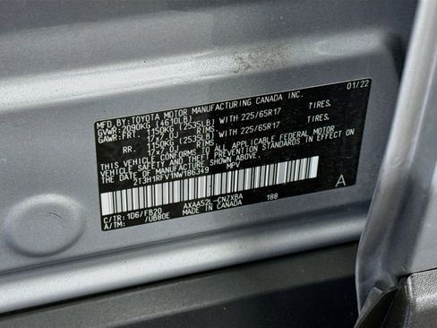 Used 2022 Toyota RAV4 LE FWD image 12