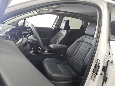 Used 2025 Kia Sportage SX image 9