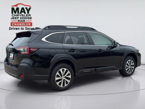 Used 2025 Subaru Outback Premium AWD/4WD image 7