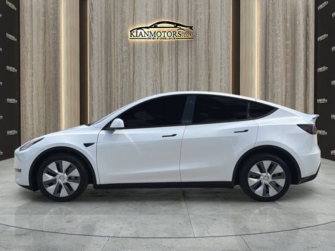 Used 2023 Tesla Model Y Long Range AWD/4WD image 4