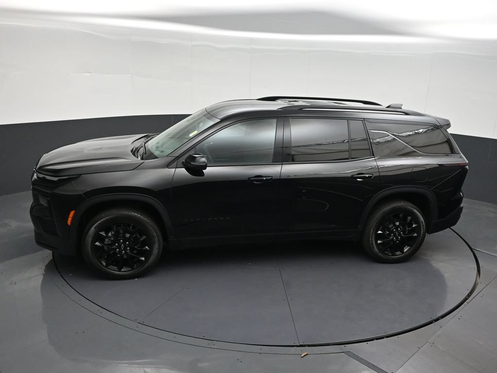 Used 2025 Chevrolet Traverse LT w/ Midnight/Sport Edition FWD image 19
