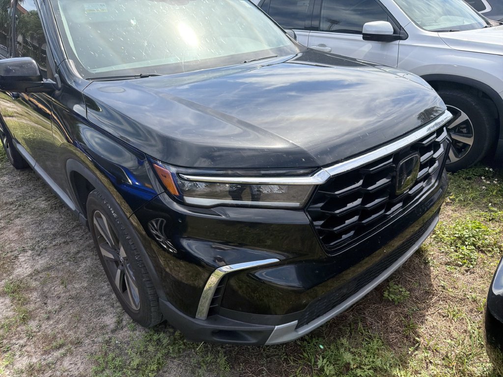 Used 2024 Honda Pilot Touring image 3