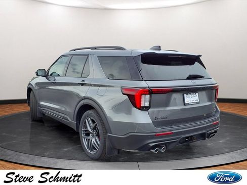 Used 2025 Ford Explorer ST AWD/4WD image 3