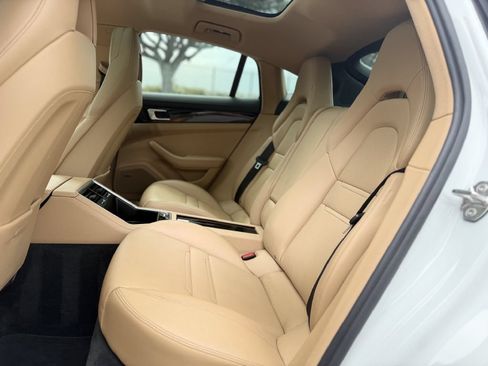 Used 2018 Porsche Panamera 4 AWD/4WD image 17
