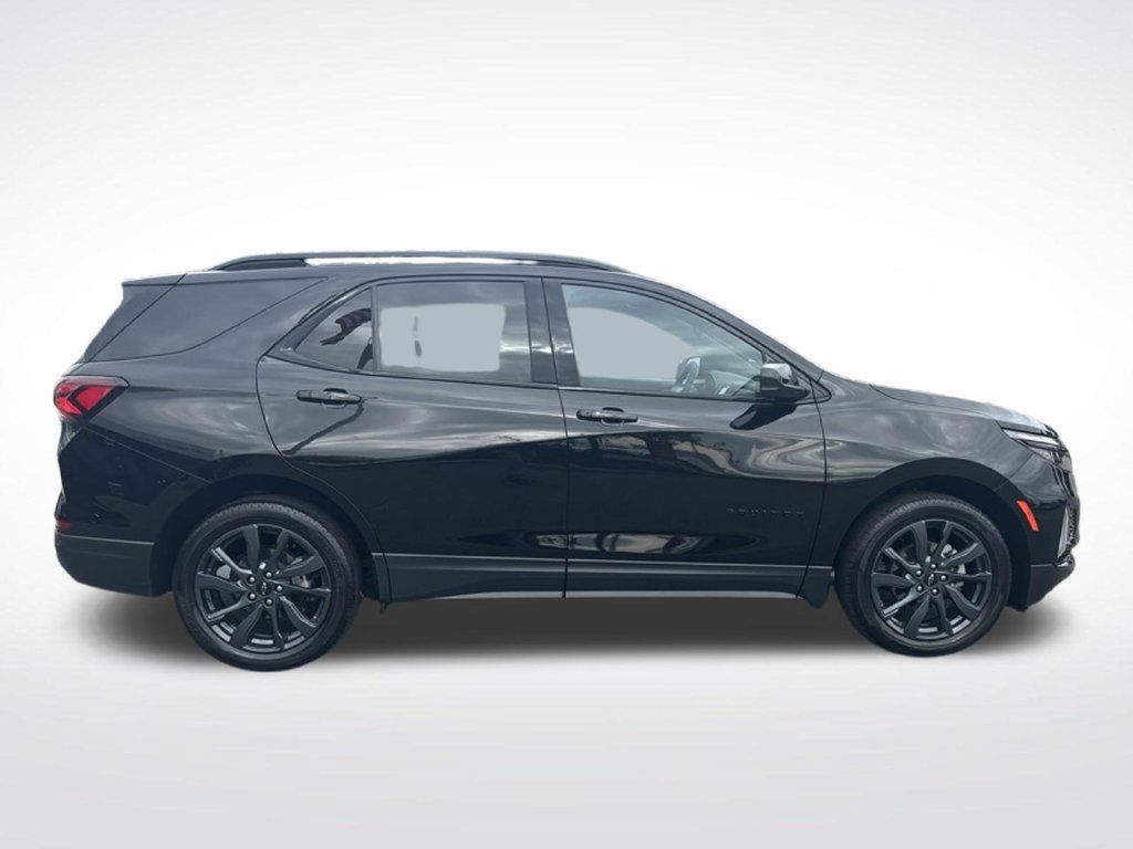 Used 2024 Chevrolet Equinox RS AWD/4WD image 8